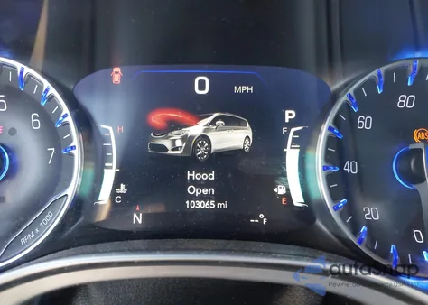 2018 Chrysler Pacifica Touring L Plus z USA, uszkodzony, nr VIN 2C4RC1EG6JR352453